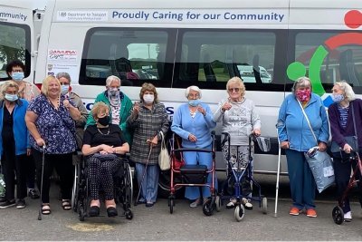 group-in-front-of-the-bus